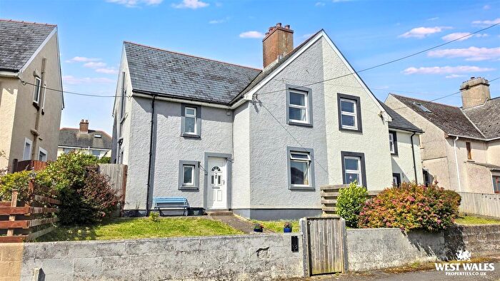 3 Bedroom Semi-Detached House For Sale In Nubian Crescent, Hakin, Milford Haven, SA73