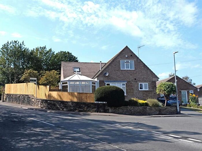 5 Bedroom Detached House For Sale In Shaw Close, Holywell Green, HX4