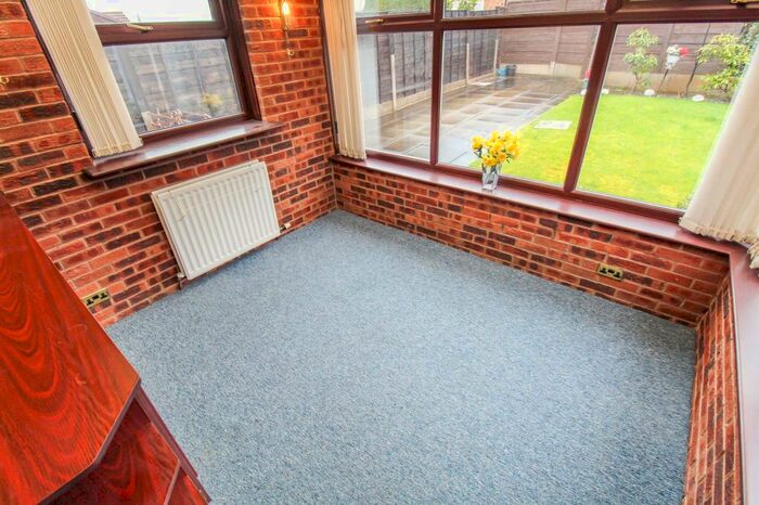 2 Bedroom Detached Bungalow For Sale In Pasture Close, Heywood, OL10