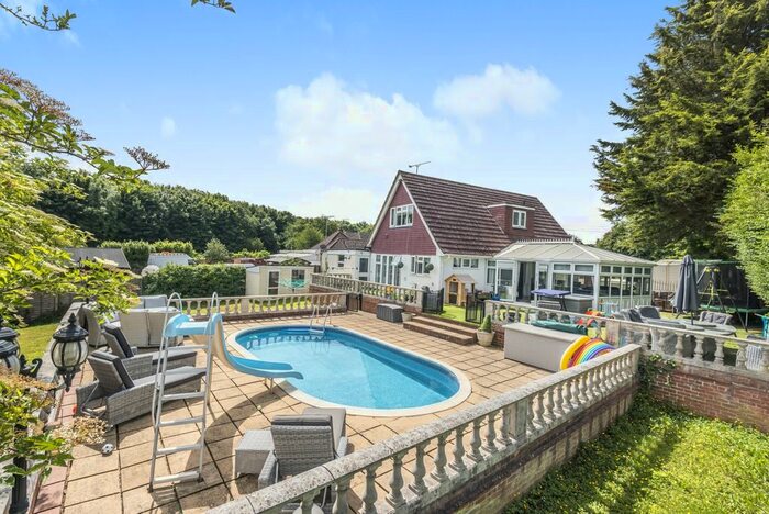 4 Bedroom Detached House For Sale In London Road, West Kingsdown, Sevenoaks, TN15