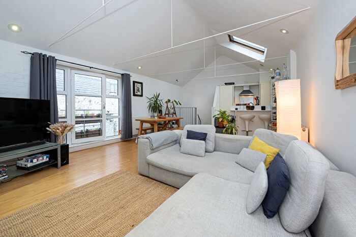 1 Bedroom Flat To Rent In Coachmaker Mews, Clapham, London, SW4