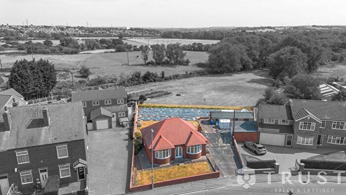 2 Bedroom Bungalow For Sale In Ouchthorpe Lane, Wakefield, WF1