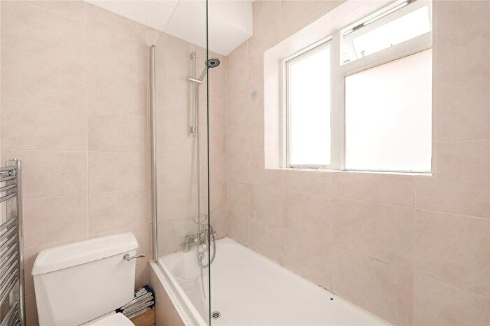 2 Bedroom Flat For Sale In Gloucester Avenue, London, NW1