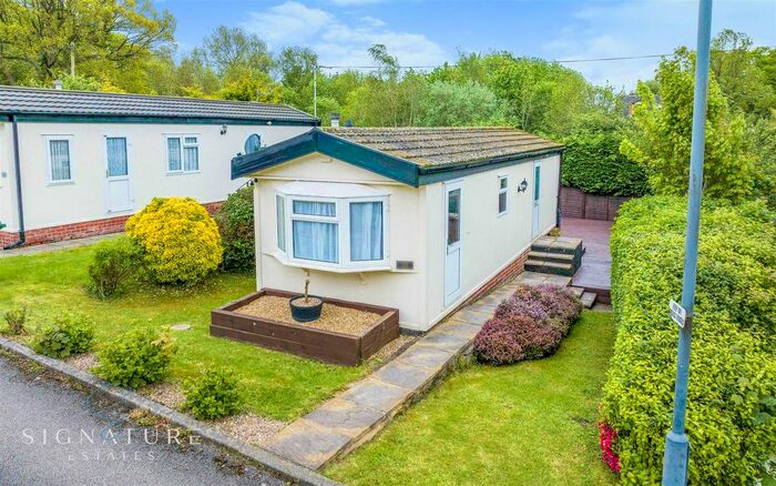 1 Bedroom Park Home For Sale In Newlands Park, Bedmond Road, Abbots Langley, WD5