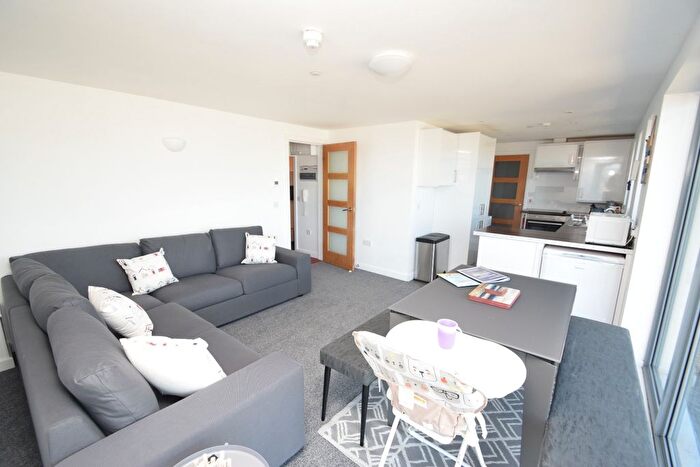 6 Bedroom Flat To Rent In Market Street, Falmouth, TR11