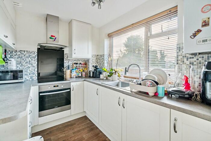 2 Bedroom Apartment For Sale In St Peters Court, High Street, Chalfont St. Peter, Buckinghamshire, SL9