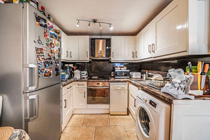 1 Bedroom Flat To Rent In Vicars Bridge Close, Alperton, Wembley, HA0