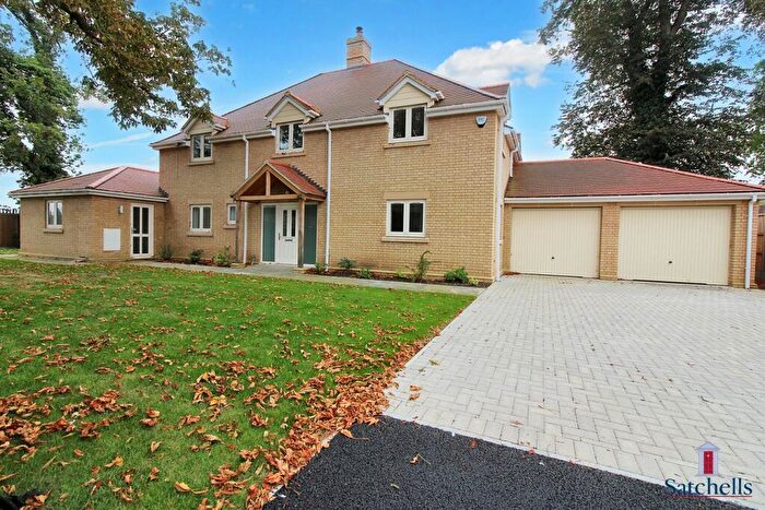 5 Bedroom Detached House For Sale In Church Street, Clifton, Shefford, SG17