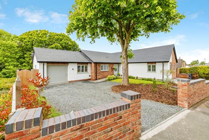 4 Bedroom Bungalow For Sale In Albion Crescent, Lincoln, Lincolnshire, LN1