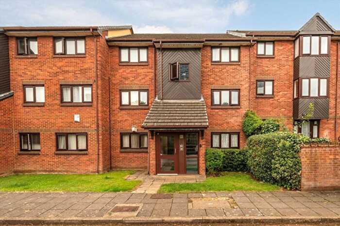1 Bedroom Flat To Rent In Perry Avenue, Acton, W3