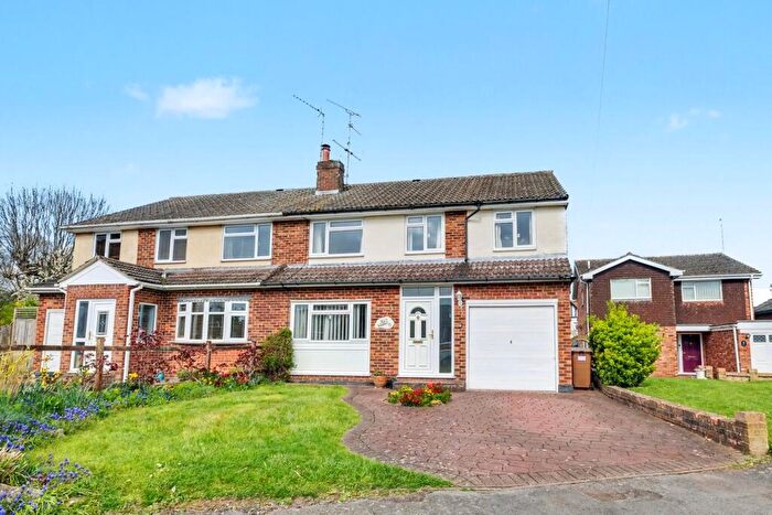 4 Bedroom Semi Detached House For Sale In Canford Close, Chelmsford, CM2
