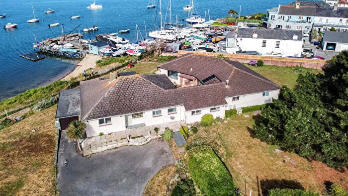 5 Bedroom Detached House To Rent In Mudeford, BH23