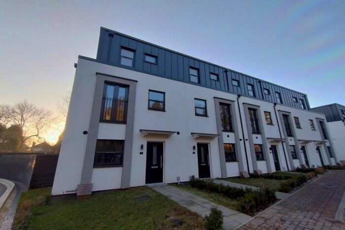 4 Bedroom Property To Rent In Streetsbrook Road Broadoaks Mews, Solihull, B91