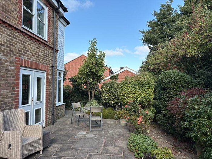 2 Bedroom Flat For Sale In Churchfield Court, Cambridge, CB3