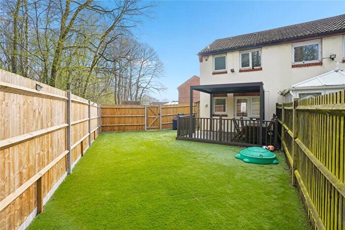 2 Bedroom End Of Terrace House For Sale In Nicklaus Drive, Chatham, Kent, ME5