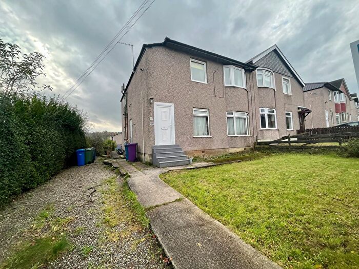 3 Bedroom Flat To Rent In Croftside Avenue, Glasgow, G44