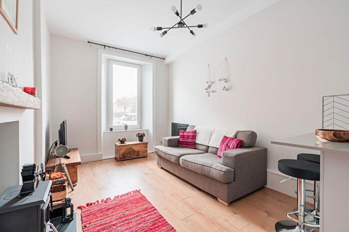 1 Bedroom Flat For Sale In / Piersfield Grove, Edinburgh, EH8