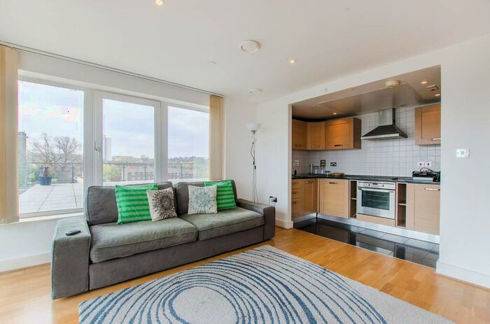 2 Bedroom Flat To Rent In Mizzen Mast, Woolwich, London, SE18
