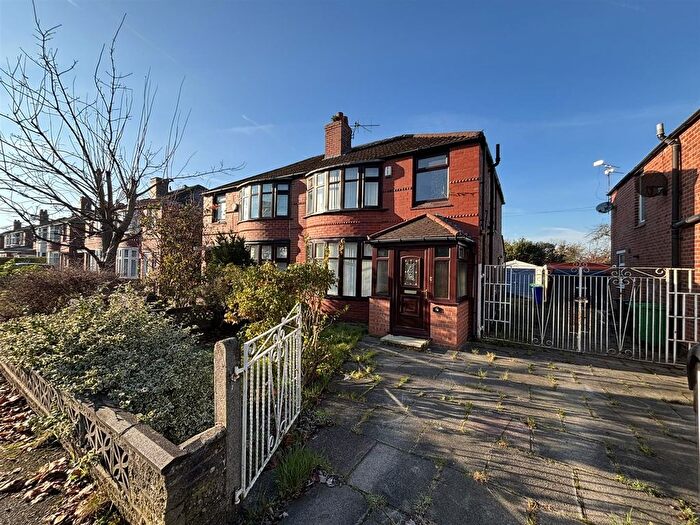 3 Bedroom Property To Rent In Parrs Wood Road, Ladybarn, Manchester, M20