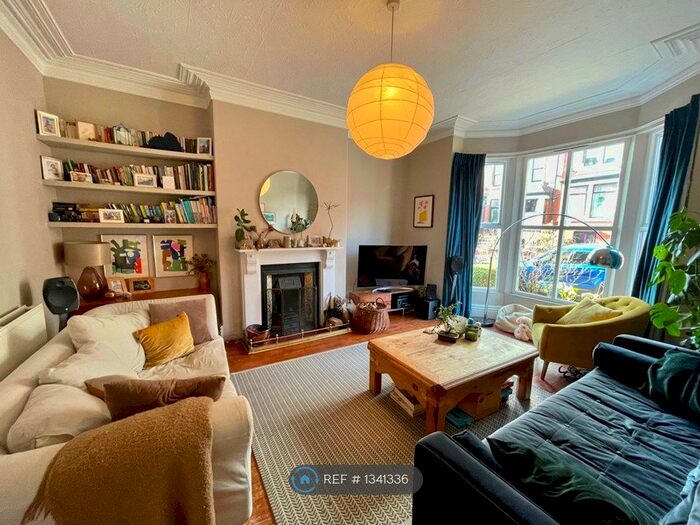 5 Bedroom Terraced House To Rent In Hilton Place, Leeds, LS8