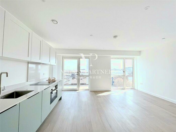 Apartment To Rent In Botanist House, Seagull Lane, London, E16