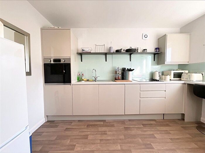 2 Bedroom Flat For Sale In Western Road, Lancing, West Sussex, BN15