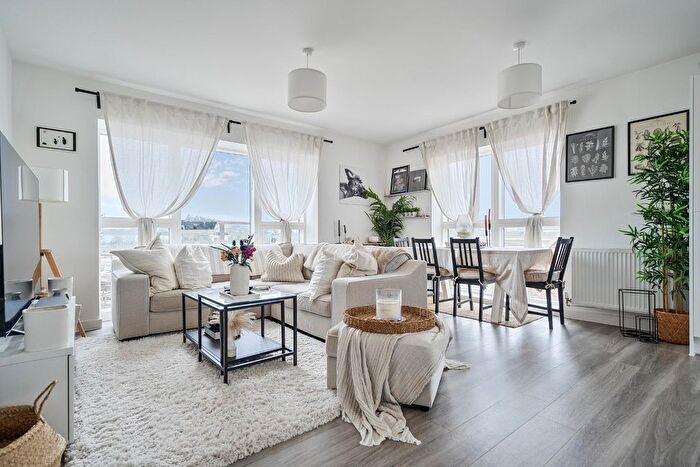 2 Bedroom Flat For Sale In Narwhal Crescent, Wouldham, Rochester, ME1