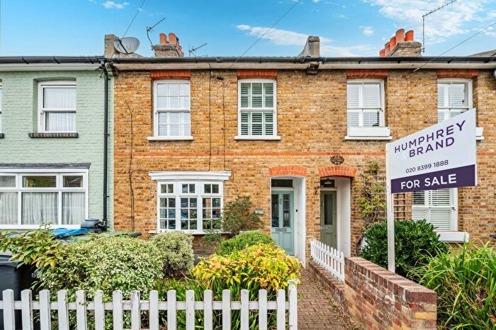 2 Bedroom Terraced House For Sale In Beaconsfield Road, Surbiton, KT5