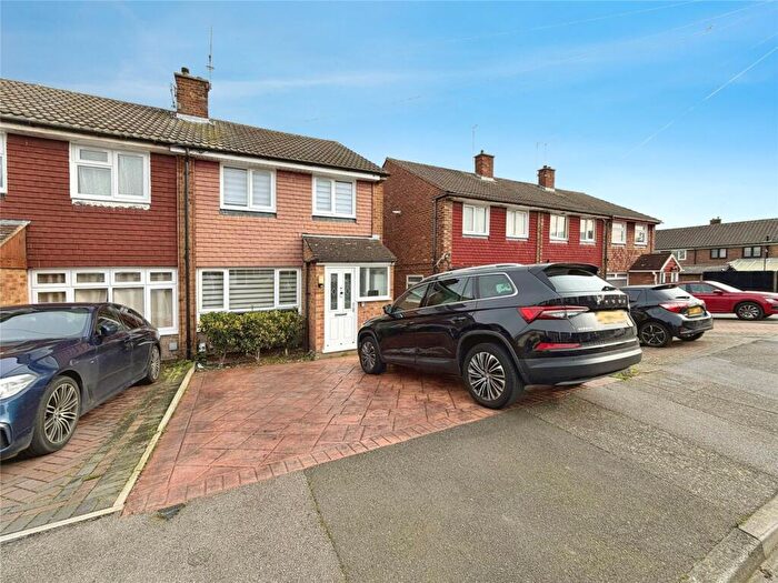 3 Bedroom Semi Detached House For Sale In Stour Road, Crayford, Dartford, DA1