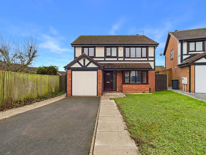 4 Bedroom Detached House To Rent In Wilmslow Drive, Oakwood, DE21