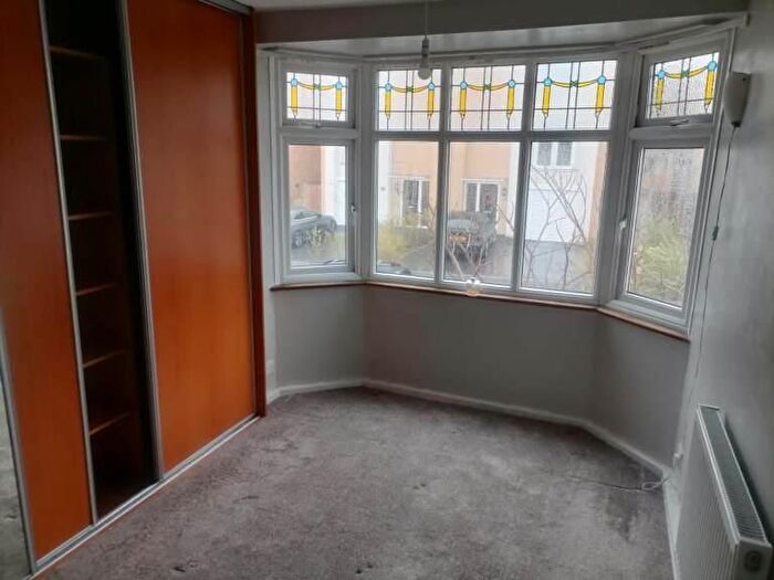 3 Bedroom Detached House To Rent In King Edward Street, Chatham, ME4