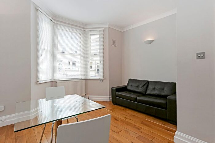 1 Bedroom Flat To Rent In Chesson Road, London, W14