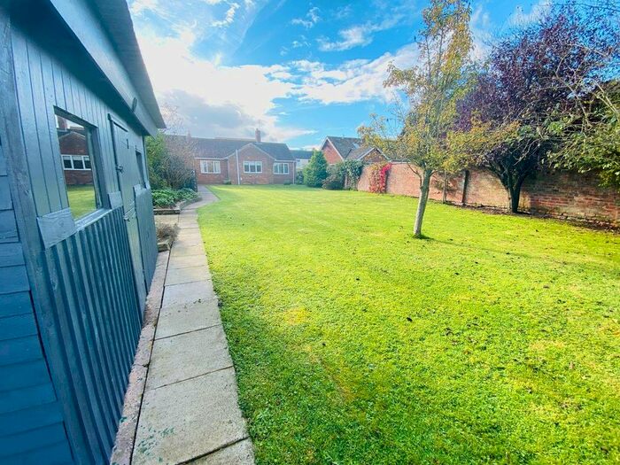 2 Bedroom Detached Bungalow For Sale In Main Street, Reedness, Goole DN14