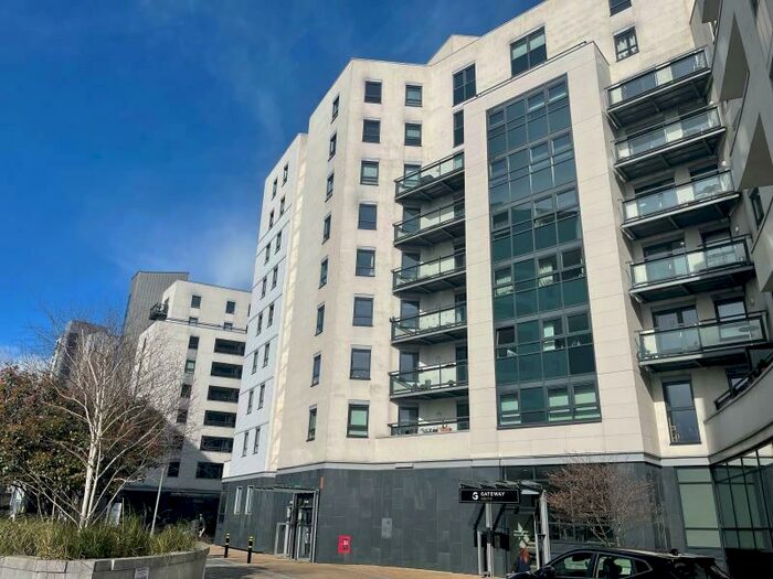 2 Bedroom Apartment To Rent In Gateway South, Leeds City Centre, LS9