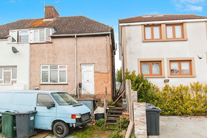 3 Bedroom End Of Terrace House For Sale In Hill Rise, Dartford, DA2