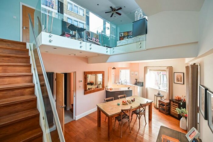 2 Bedroom Flat For Sale In Wapping High Street, Wapping, London, E1W