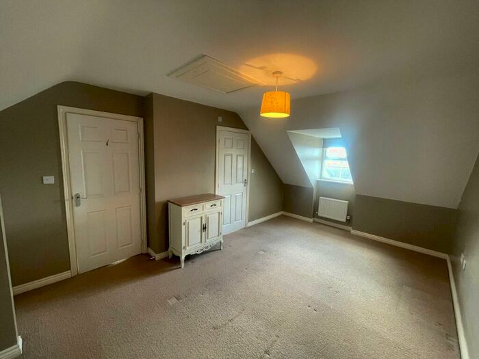 3 Bedroom Detached House To Rent In Honey Pot Fold, Baildon, Shipley, West Yorkshire, Uk, BD17