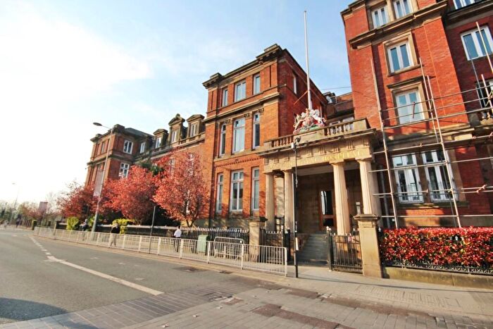 2 Bedroom Apartment For Sale In Wilton Place, Manchester, M3