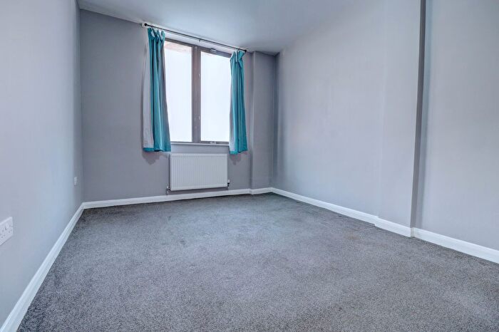 1 Bedroom Flat To Rent In Priory Road, High Wycombe, Buckinghamshire, HP13
