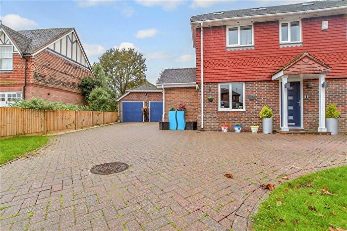 5 Bedroom Detached House For Sale In Lower Road, Woodchurch, Kent, TN26