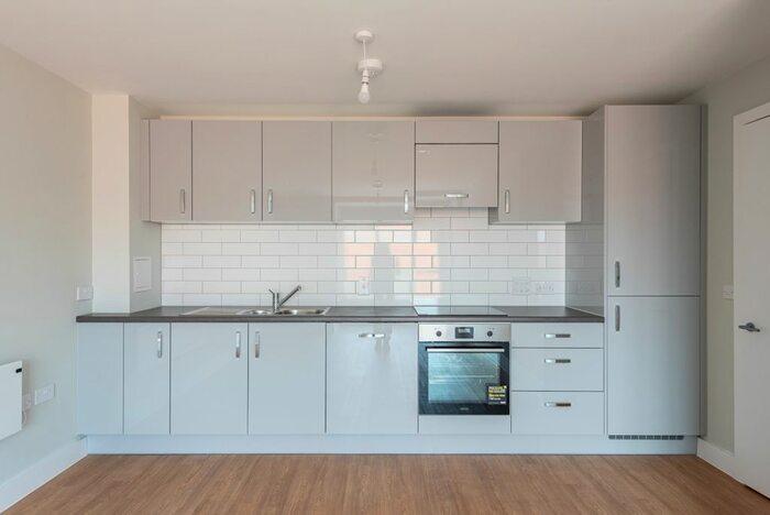 2 Bedroom Flat To Rent In Purl House, Weavers Yard, Newbury, RG14