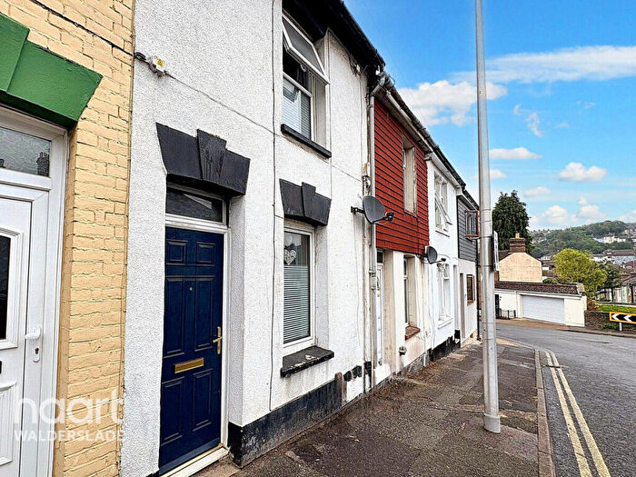 2 Bedroom Terraced House To Rent In Castle Road, Chatham, ME4