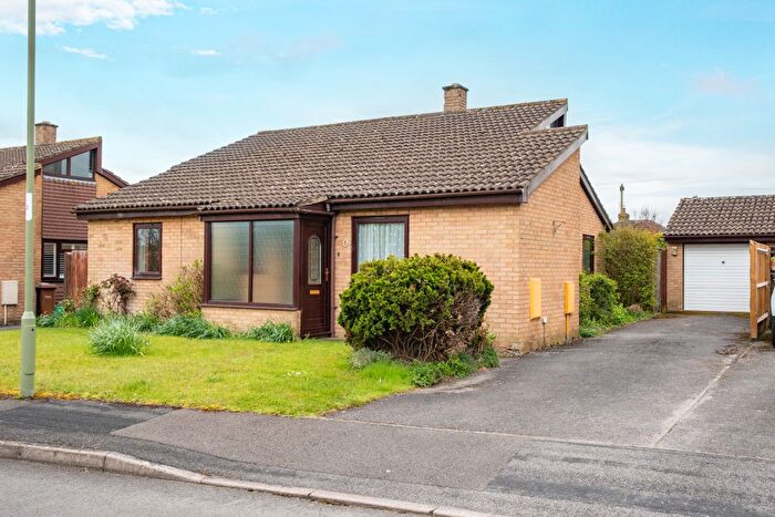 3 Bedroom Bungalow For Sale In Parkview Close, Andover, SP10