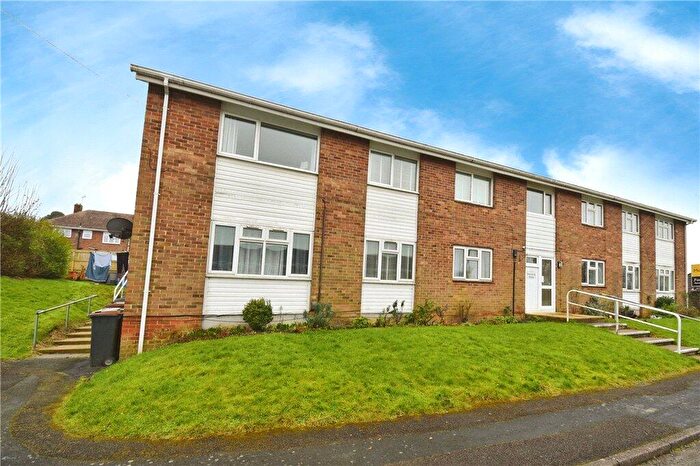 2 Bedroom Apartment For Sale In Chambers Avenue, Romsey, Hampshire, SO51
