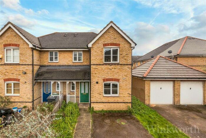 3 Bedroom Semi-Detached House To Rent In Joseph Hardcastle Close, New Cross, London, SE14