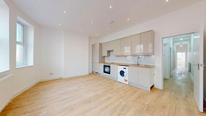 3 Bedroom Apartment To Rent In Grand Parade, Green Lanes, London, London, N4