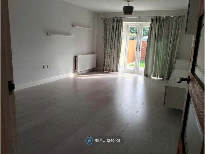 3 Bedroom Semi-Detached House To Rent In Maxwell Road, Beaconsfield, HP9