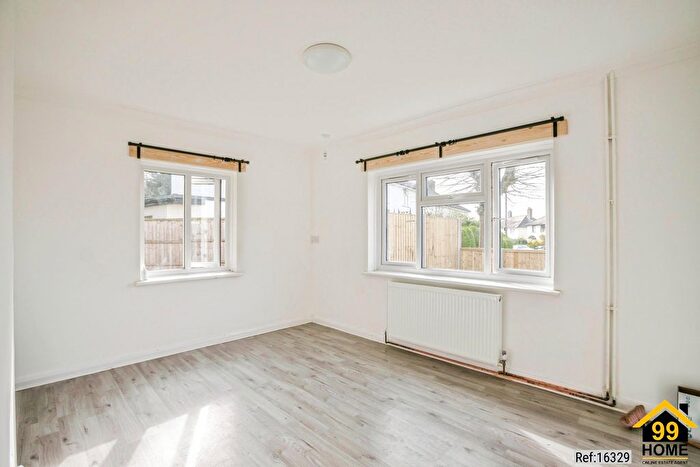 3 Bedroom Semi Detached House To Rent In Camden Gardens, Thornton Heath, Surrey, CR7