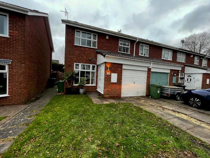 3 Bedroom Semi-Detached House To Rent In Chiltern Close, Hayley Green, Halesowen, B63