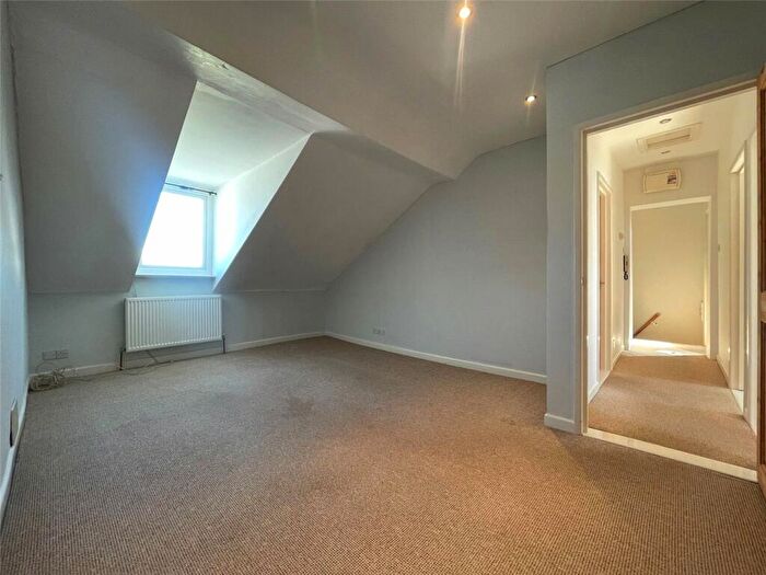2 Bedroom Apartment For Sale In Wonford Road, Exeter, Devon, EX2